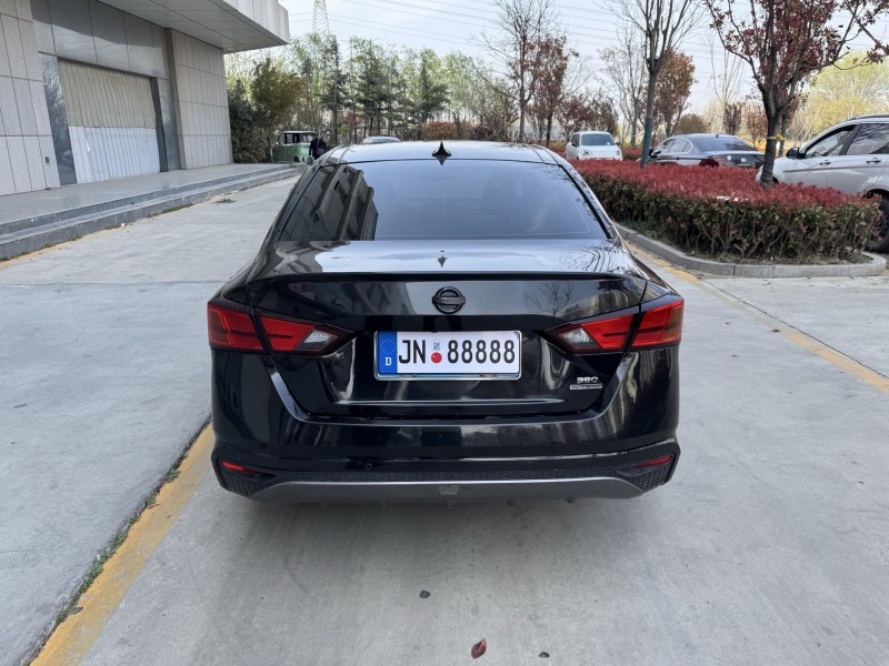 济宁21年日产天籁9