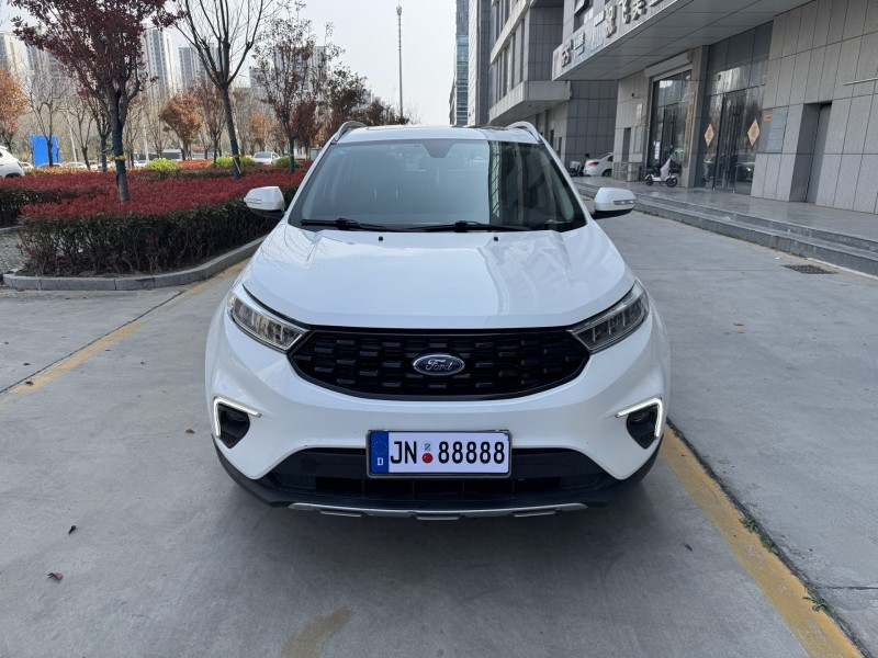 济宁20年福特领界1