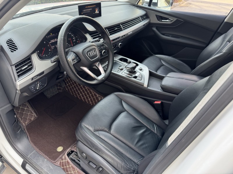 济宁17年奥迪Q75