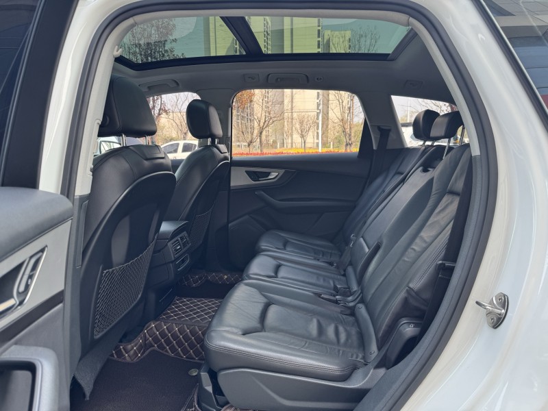 济宁17年奥迪Q76