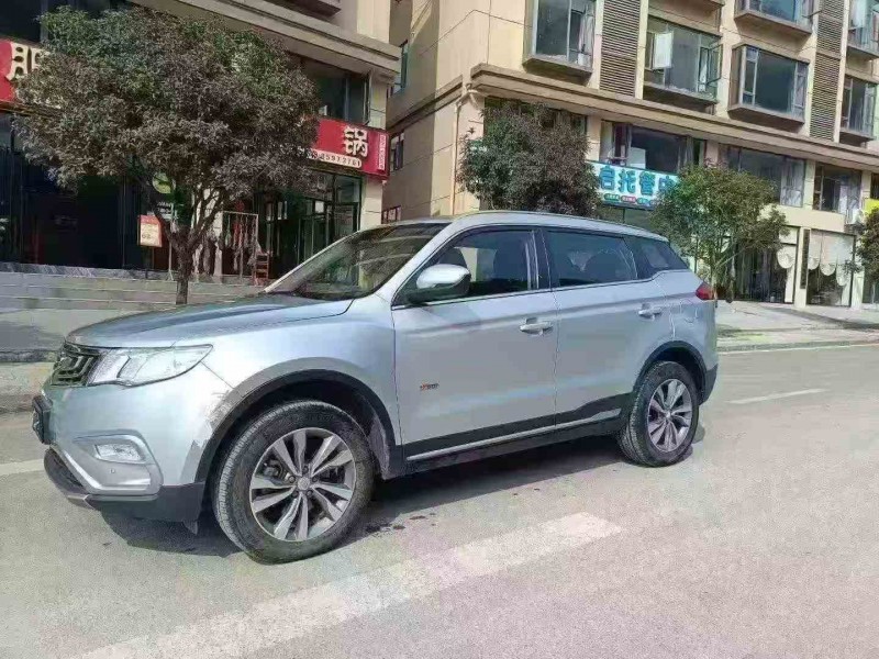 毕节17年吉利博越3