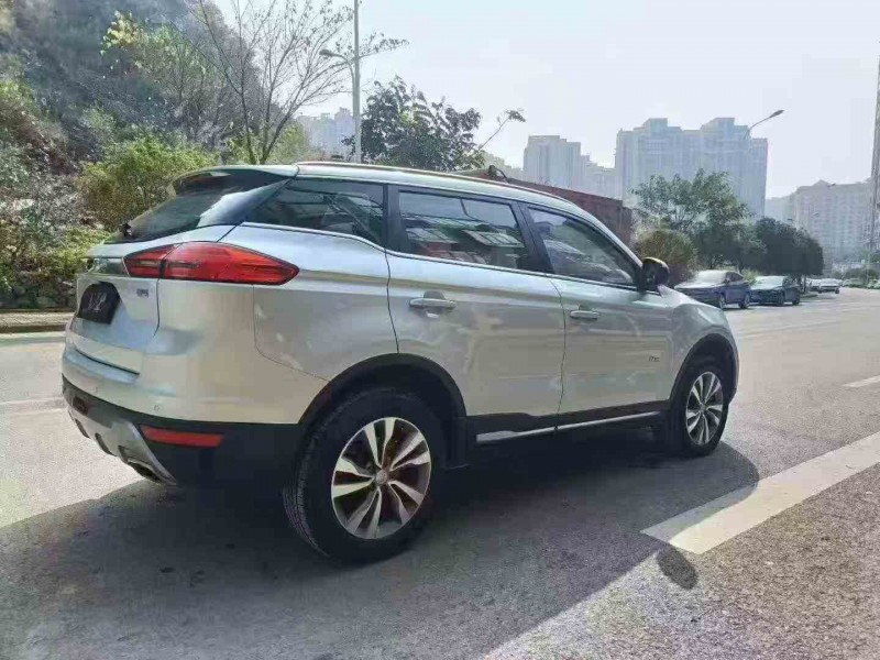 毕节17年吉利博越6