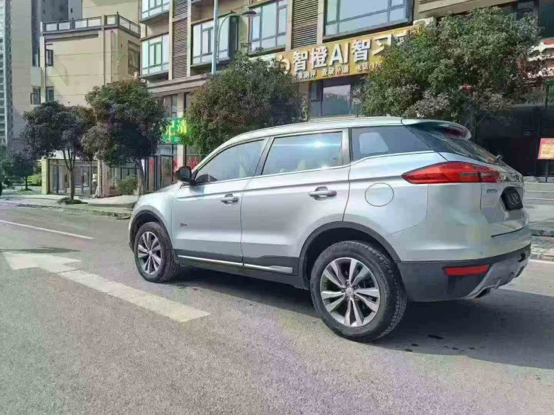 毕节17年吉利博越7