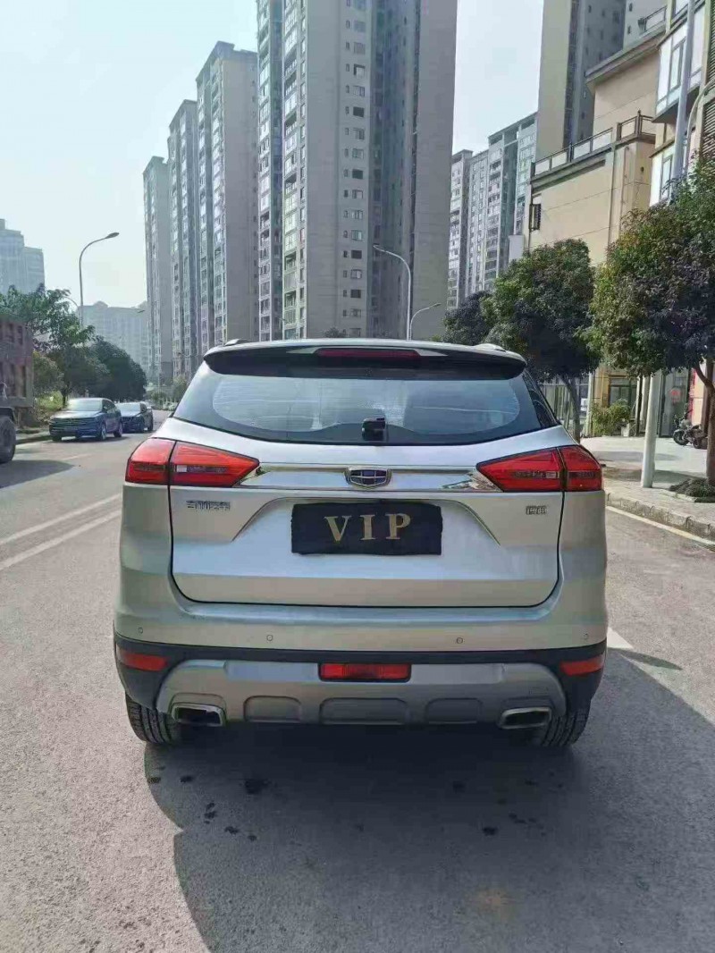 毕节17年吉利博越8