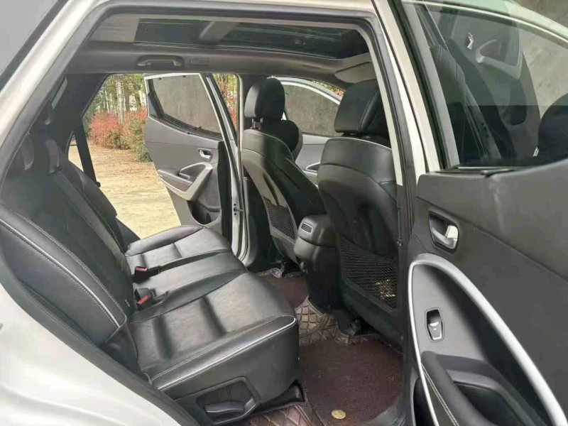 襄阳18年现代新胜达7