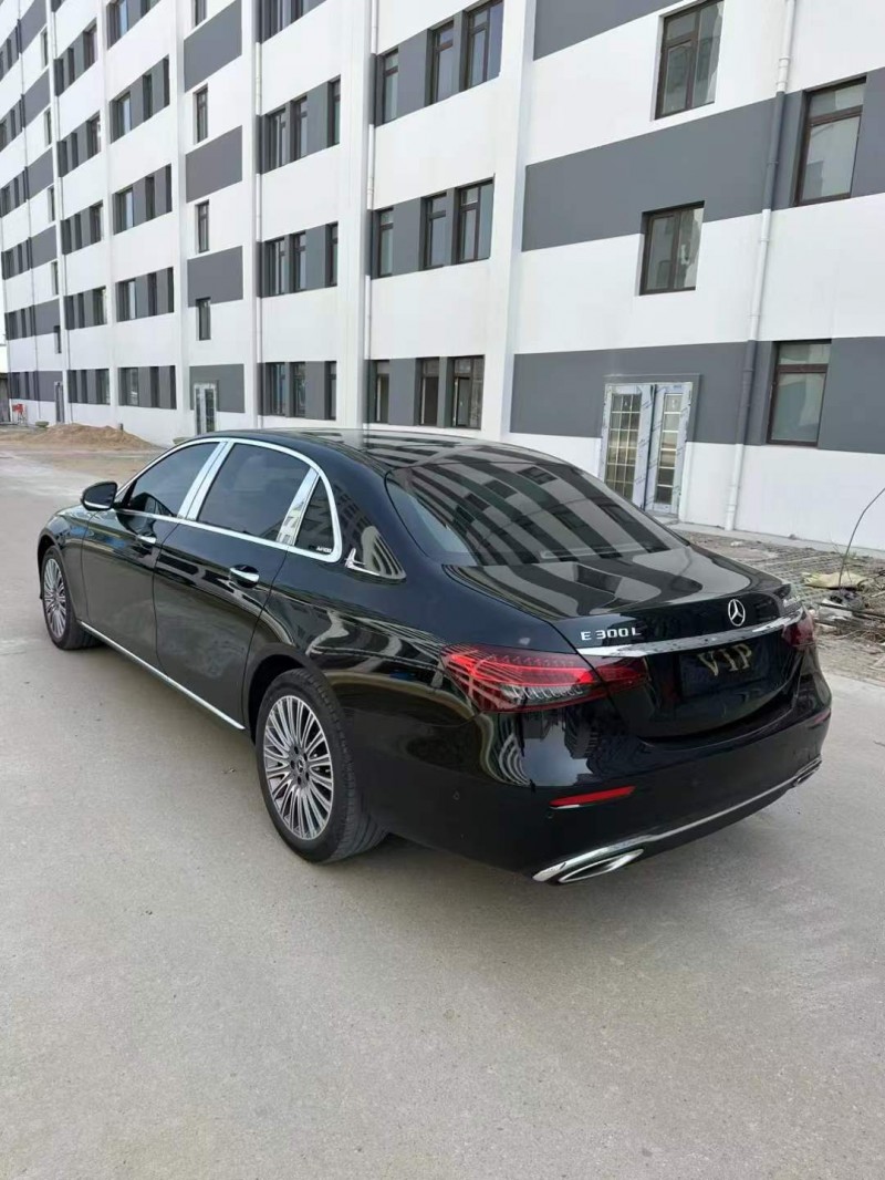 青岛22年奔驰E8
