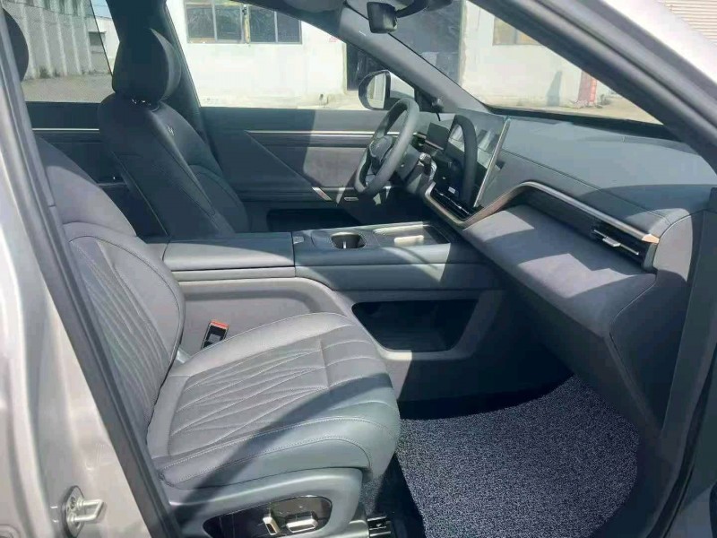 襄阳25年东风奕派5