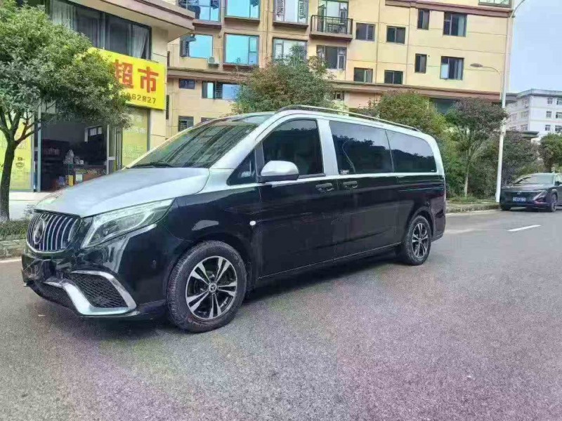 六盘水19年奔驰威霆2