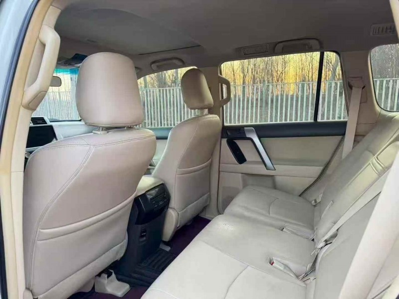 张家口17年丰田普拉多6