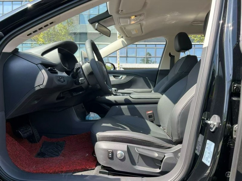 东莞25年红旗E-QM56