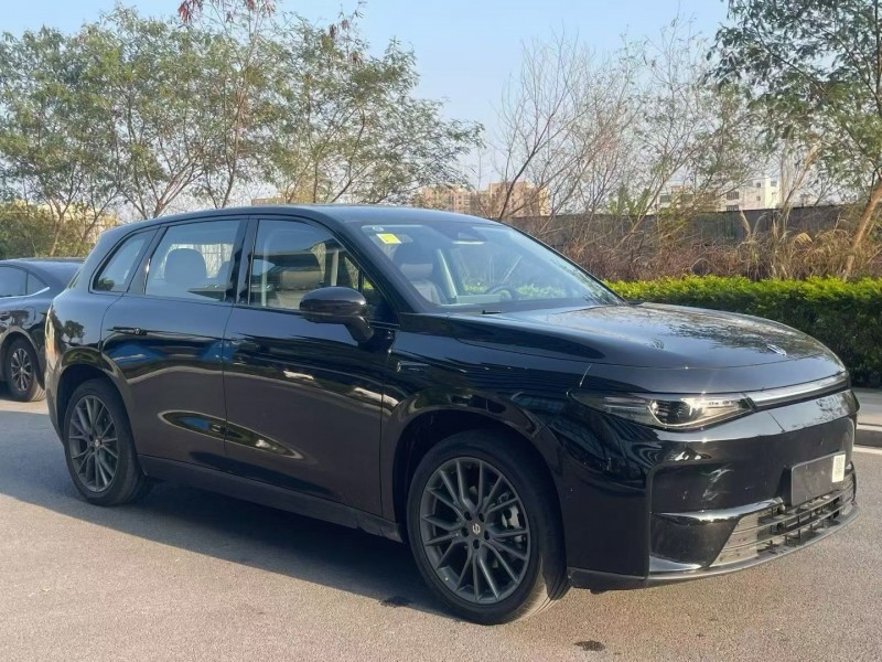 东莞26年零跑汽车C102