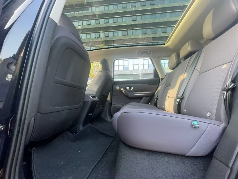 东莞26年零跑汽车C105