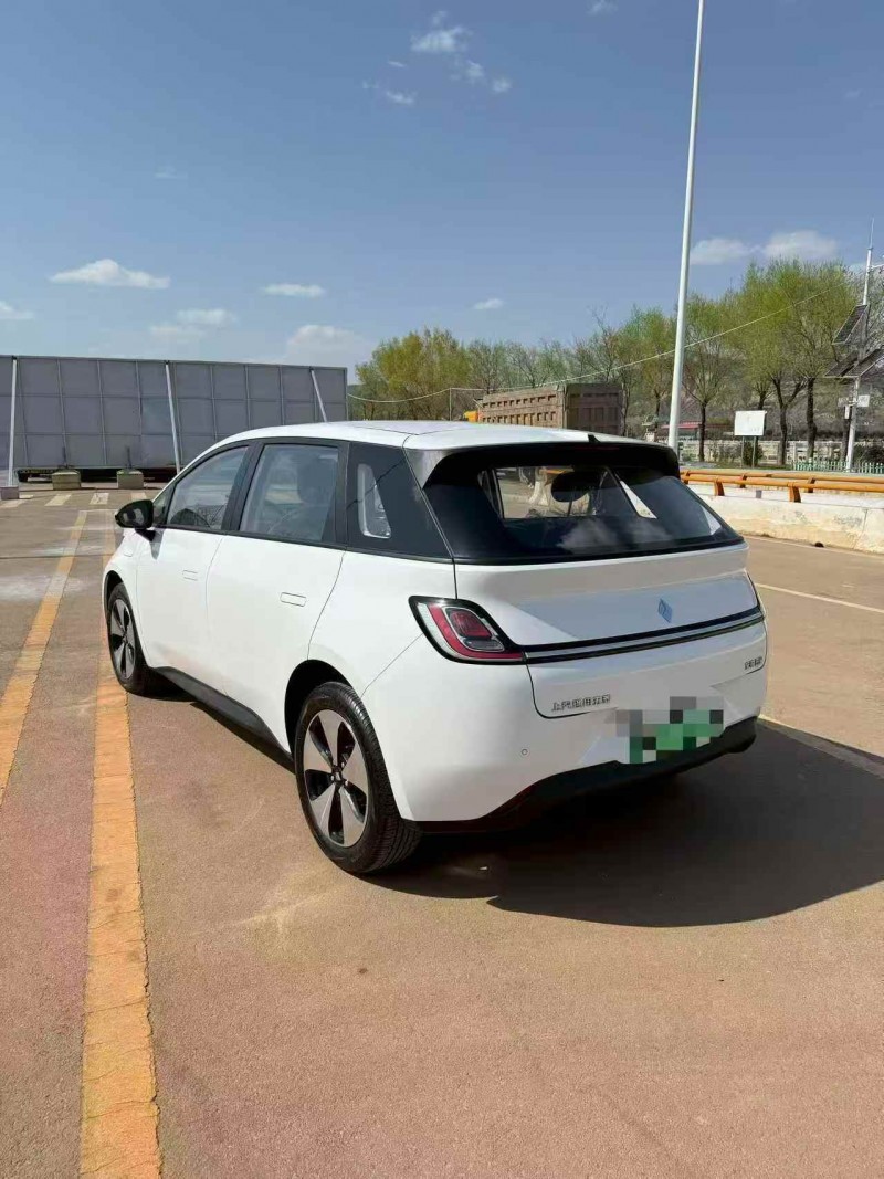 金昌24年宝骏云朵8