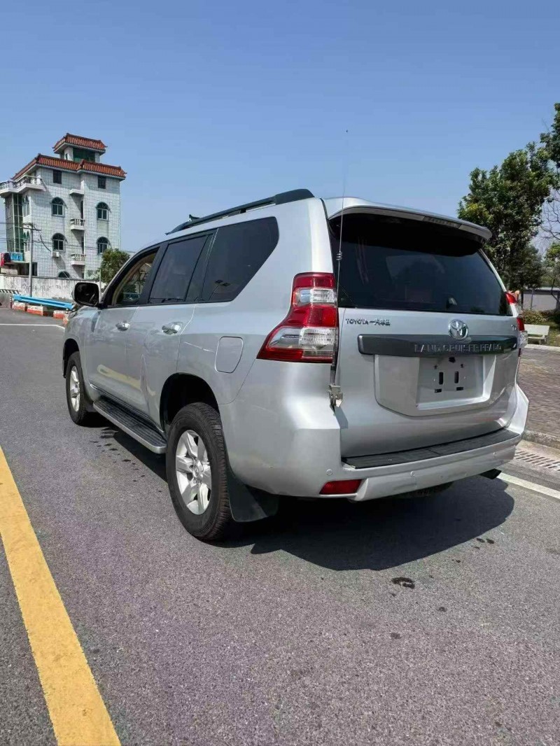 金华16年丰田普拉多7