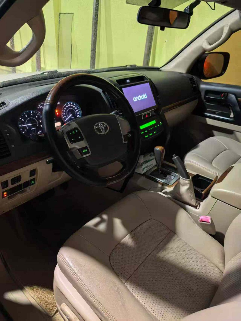 巴彦淖尔16年丰田兰德酷路泽4