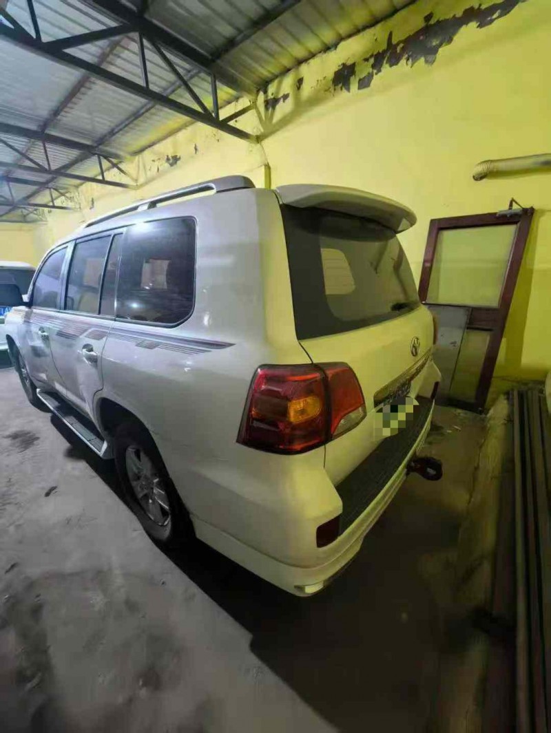 巴彦淖尔16年丰田兰德酷路泽7