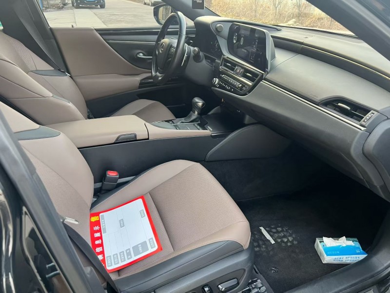 徐州22年雷克萨斯ES5