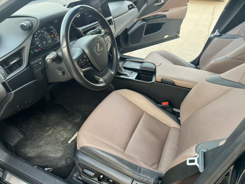 徐州22年雷克萨斯ES7