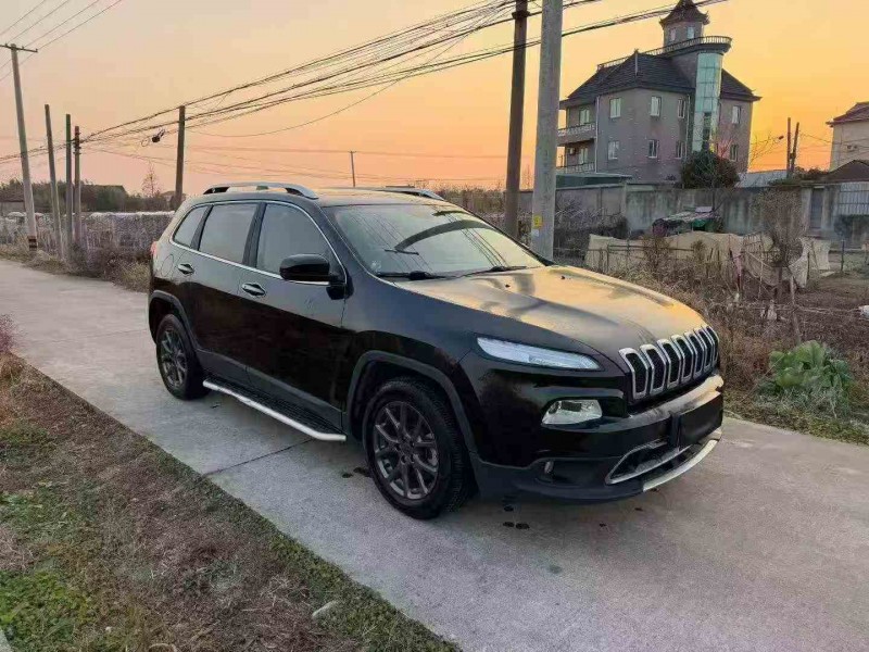 衢州20年Jeep自由光2