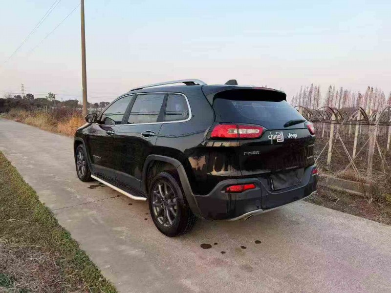 衢州20年Jeep自由光7