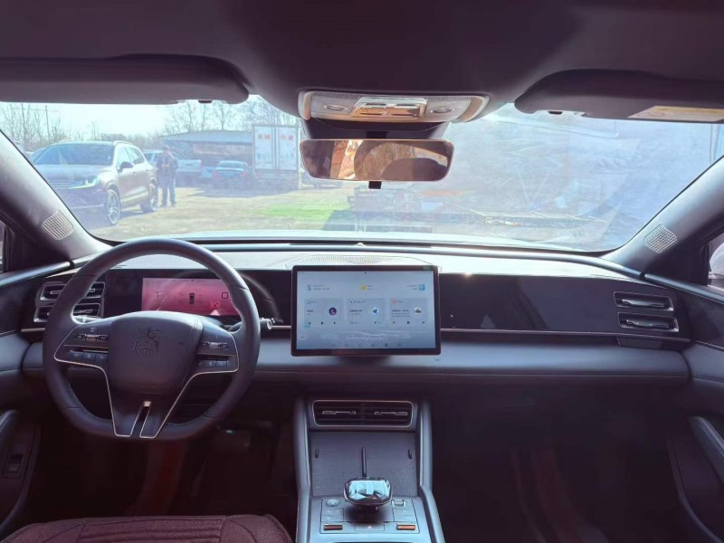 青岛25年比亚迪秦2