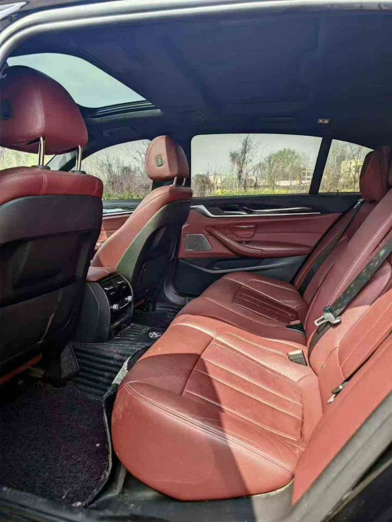 金华18年宝马5系4