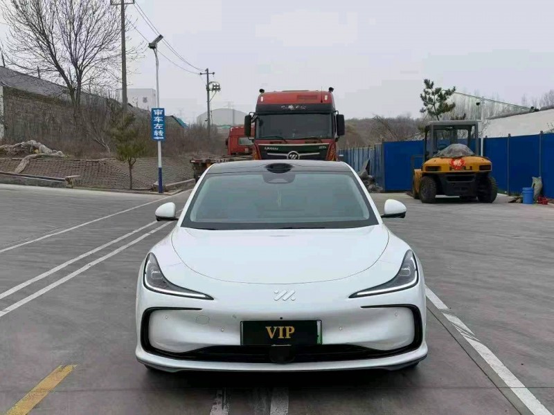 青岛25年智己LS61