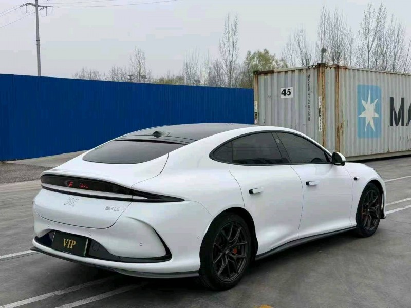 青岛25年智己LS64