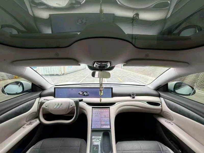 青岛25年智己LS67