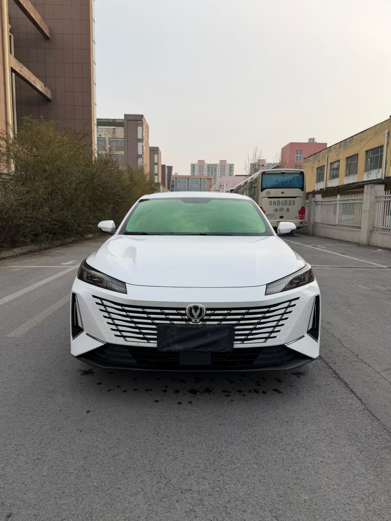 宿迁24年长安汽车逸动1