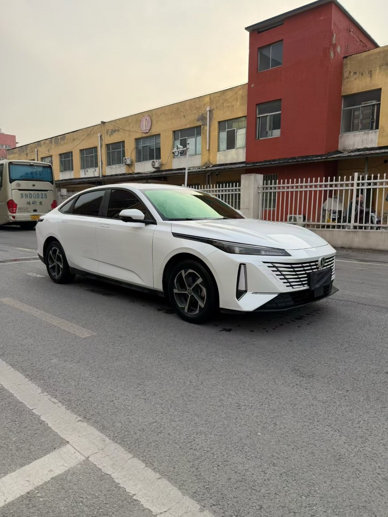 宿迁24年长安汽车逸动3