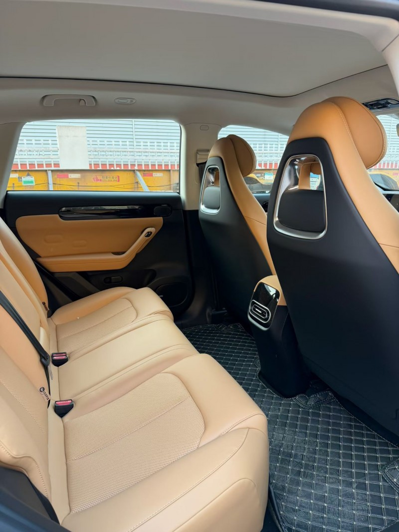 宿迁25年零跑汽车C114