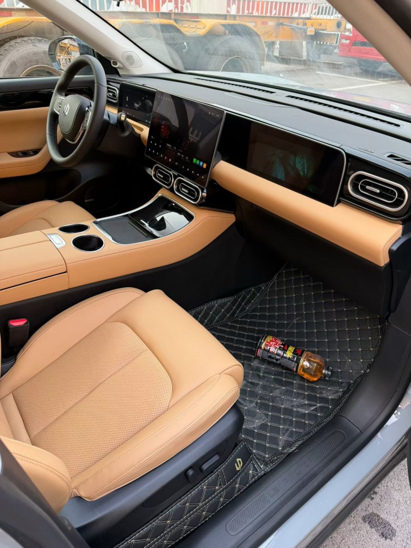 宿迁25年零跑汽车C115