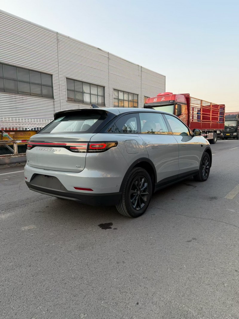 宿迁25年零跑汽车C118