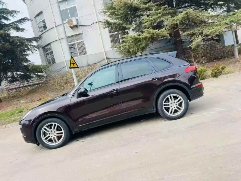 烟台17年保时捷卡宴3