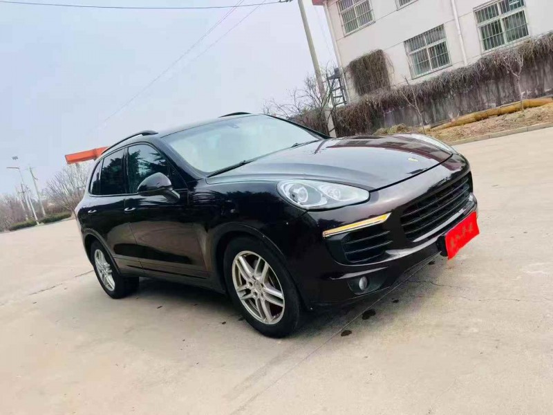 烟台17年保时捷卡宴4