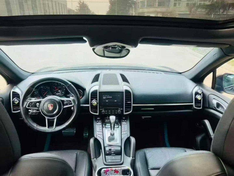 烟台17年保时捷卡宴7