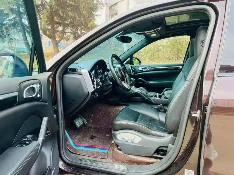 烟台17年保时捷卡宴9