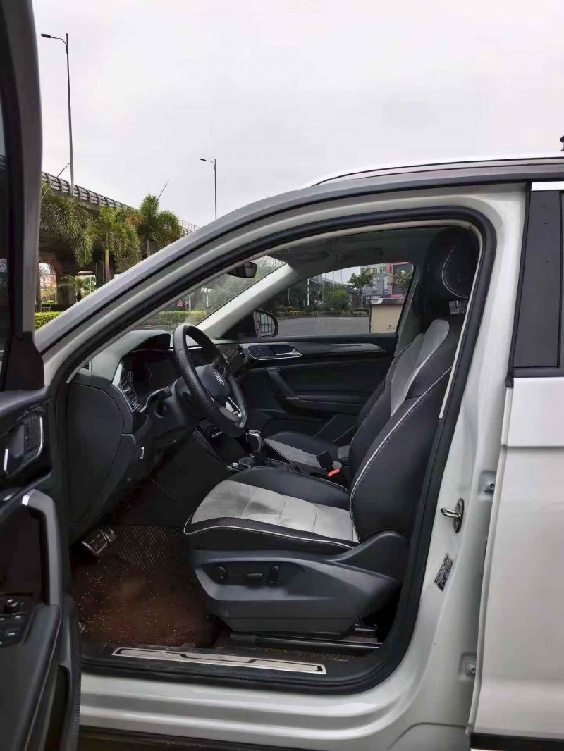 厦门22年大众探岳6