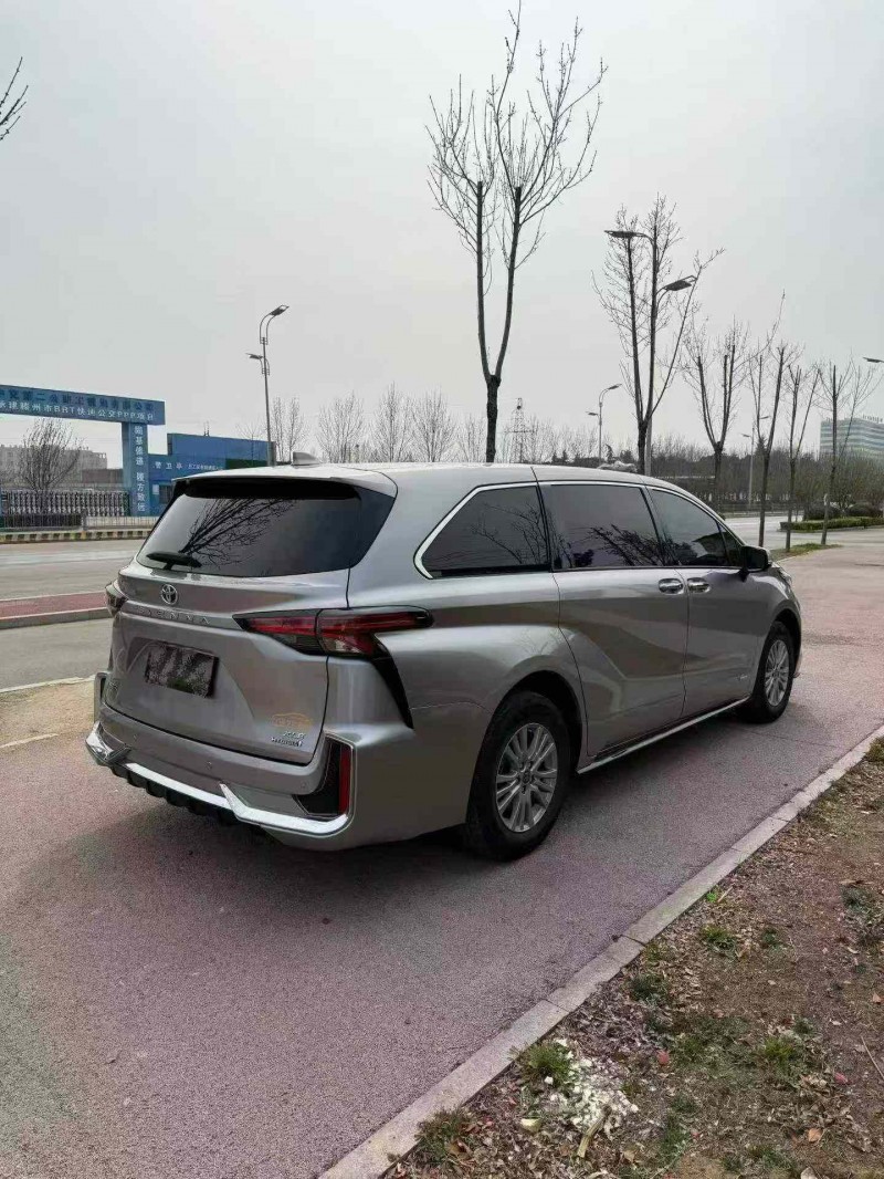 枣庄22年丰田塞纳5