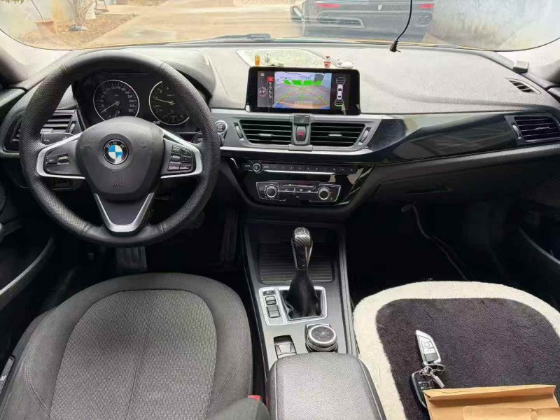 潍坊17年宝马1系9