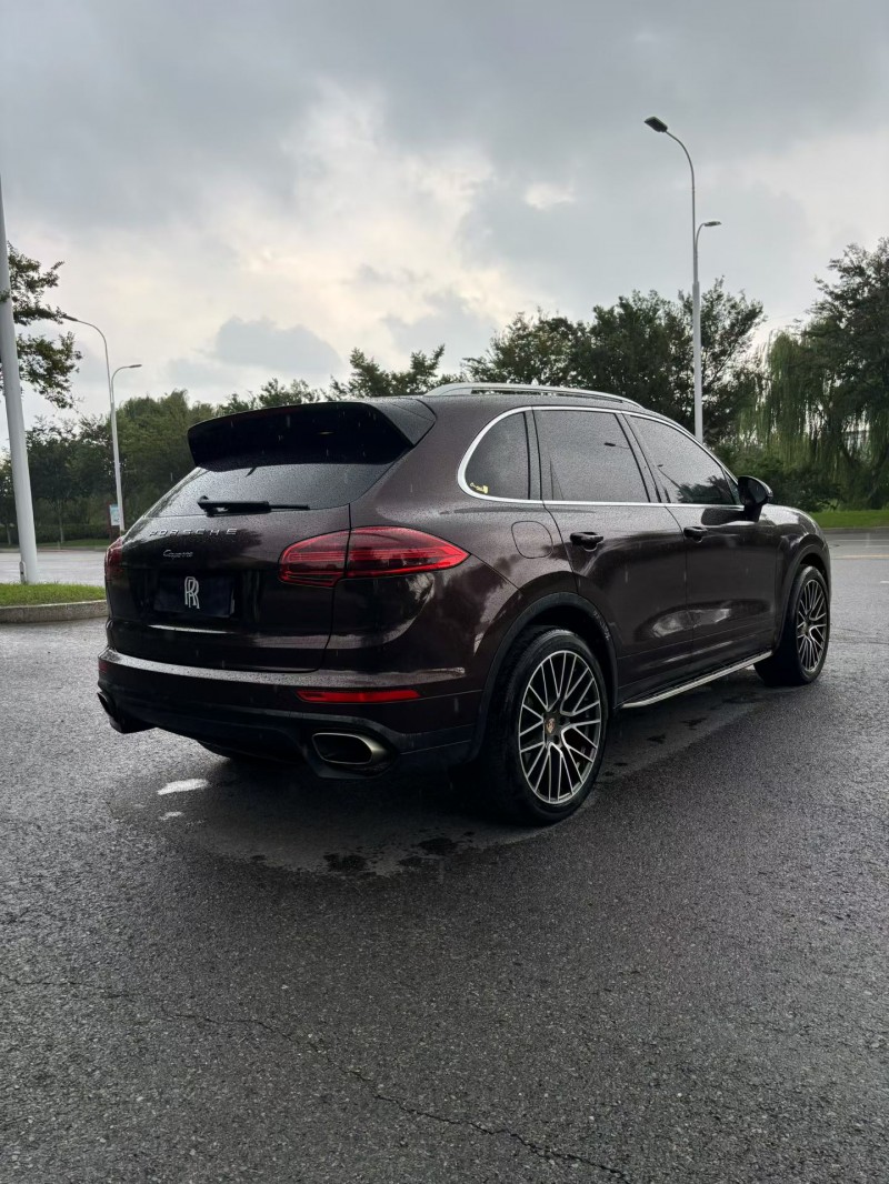 宿迁16年保时捷卡宴8