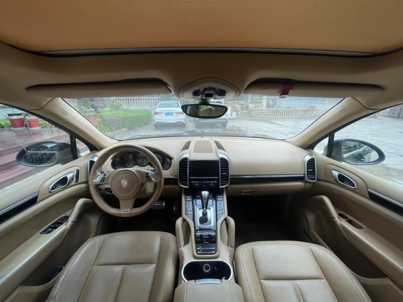 龙岩14年保时捷卡宴6