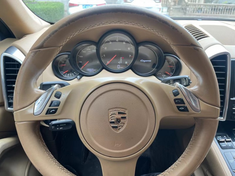 龙岩14年保时捷卡宴7