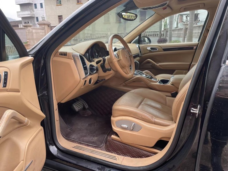 龙岩14年保时捷卡宴8