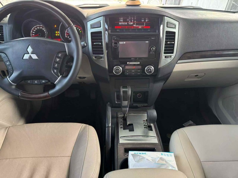 菏澤20年三菱帕杰羅5