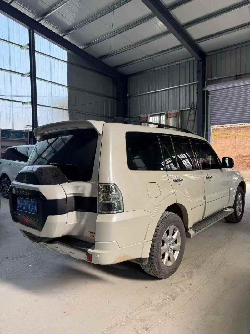 菏澤20年三菱帕杰羅8