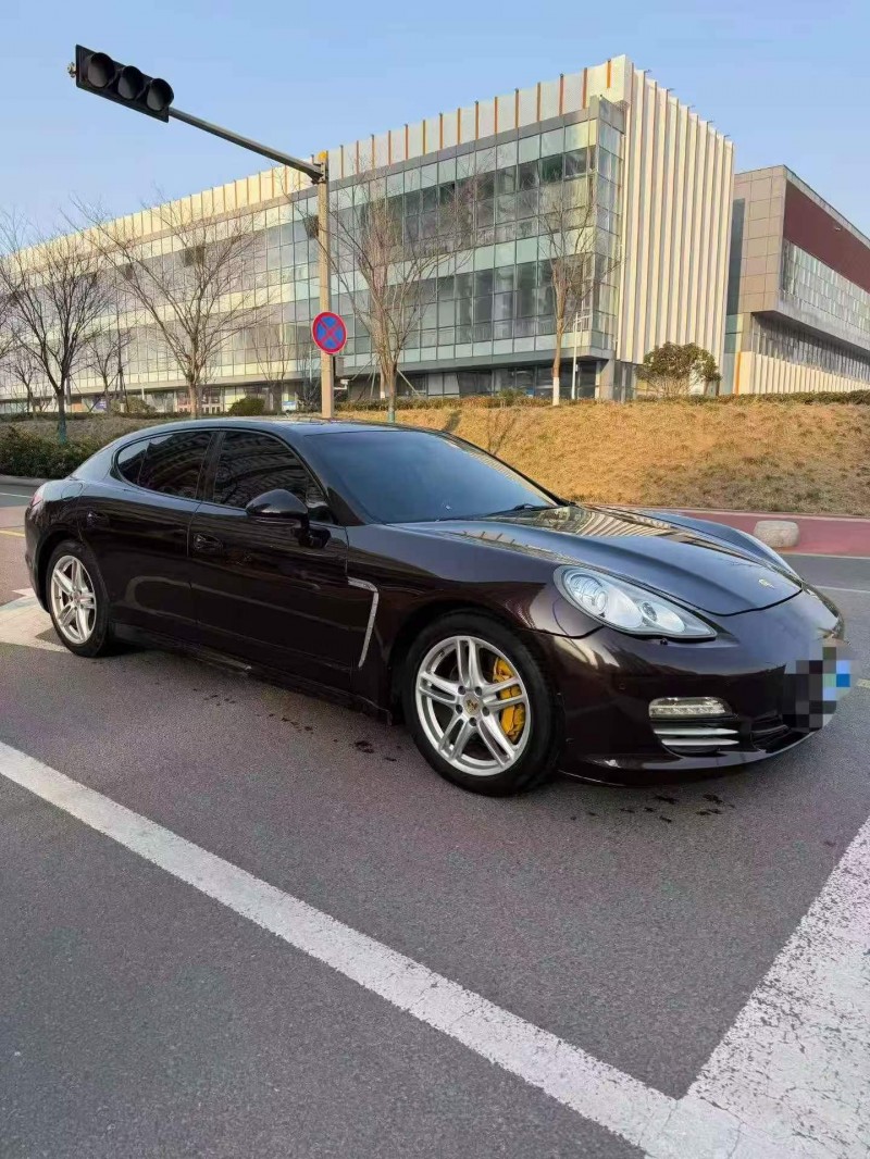 東營13年保時捷帕拉梅拉2