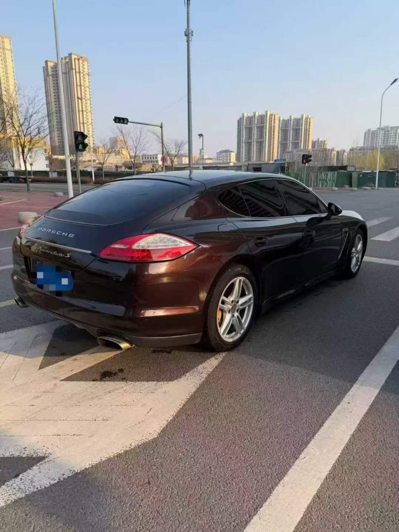 東營13年保時捷帕拉梅拉8