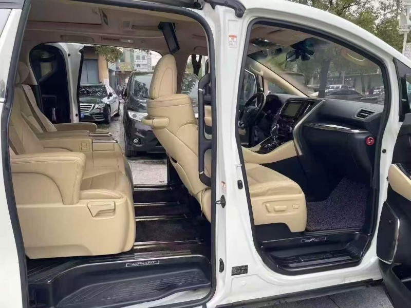 南通18年丰田埃尔法5